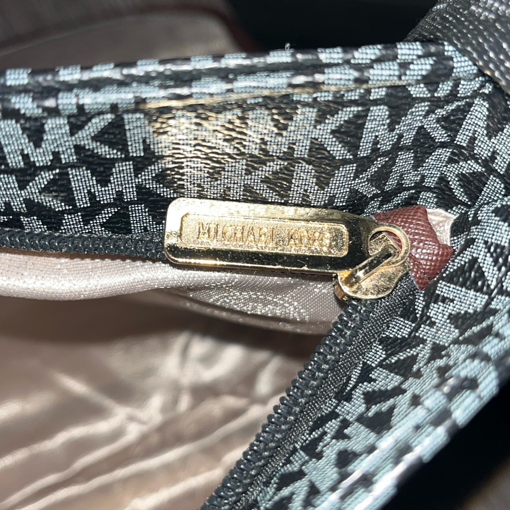 Michael Kors MK Monogram Crossbody Bag Brown Trim Medium Everyday Purse 10.25” - Picture 9 of 15